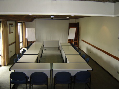 SALA DE REUNIÃOA AECIC coloca à disposição de seus associados 3 salas de reuniões, práticas e ideais para treinamentos, pequenos encontros e reuniões.